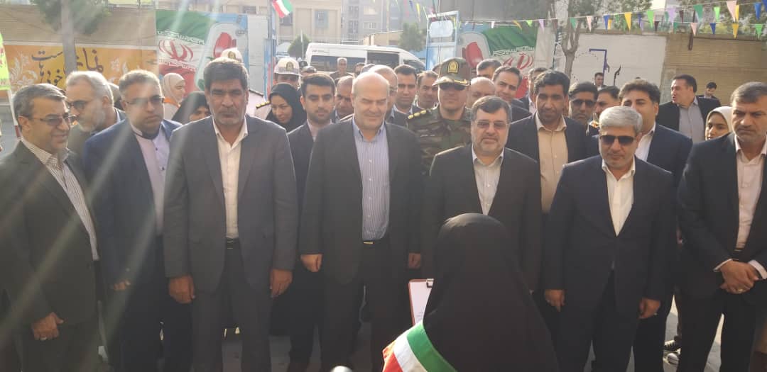 دکتر عیسی کلانتری معاون رئیس جمهور و رئیس سازمان حفاظت از محیط زیست در روز ۱۳ بهمن ماه