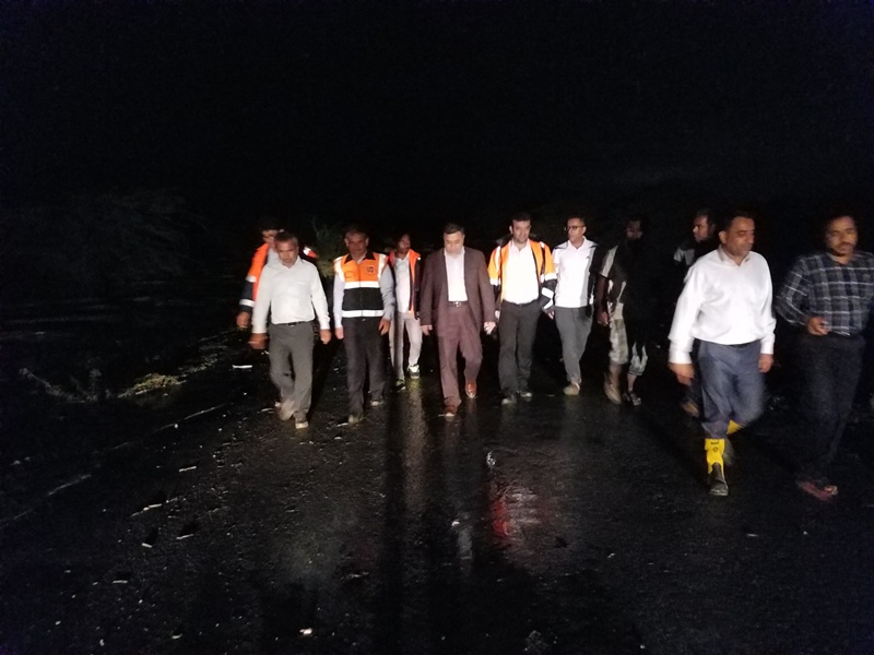 بازدید سرپرست معاونت سیاسی، امنیتی و اجتماعی استانداری هرمزگان از روستاهای در معرض سیل شهرستان سیریک