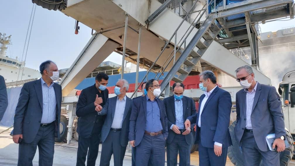 بازدید وزیرجهاد کشاورزی از بندر شهید رجایی و روند تخلیه نهاده ها