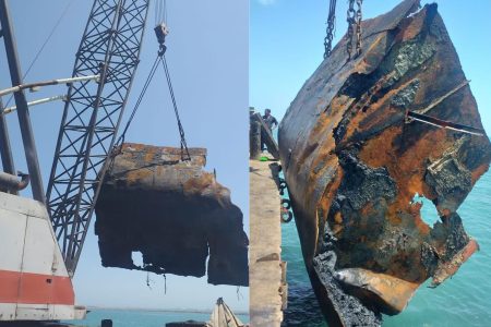 خارج‌سازی ۱۰ فروند شناور مغروقه پرخطر در آب‌های هرمزگان/ هفت مغروقه‌ دیگر تا پایان امسال خارج‌سازی می‌شود/ خارج‌سازی دیگ بخار از کانال ورودی حوضچه بندر شهید باهنر