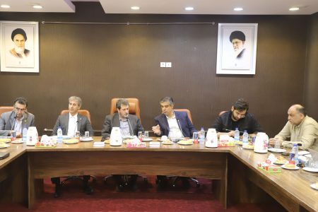 شرق هرمزگان به شدت نیازمند فعالیت‌های توسعه‌ای دریایی و بندری است/ ضرورت بکارگیری ایده‌ها و خواسته‌های مردم محلی در فرآیند تصمیم‌گیری‌‌ طرح‌های عمرانی