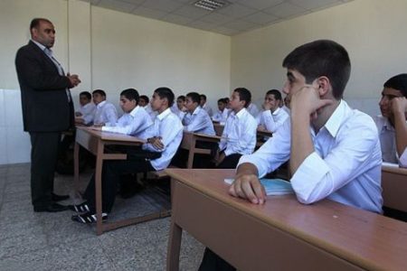 معلمان طلایه‌داران عرصه تحول و پیشرفت در جامعه هستند