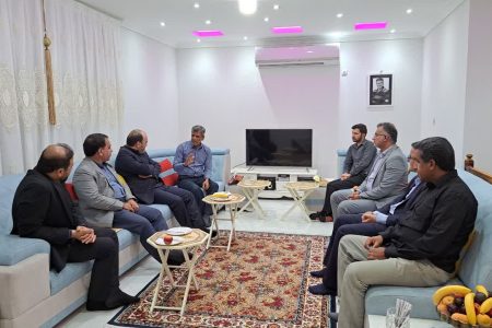 دیدار استاندار هرمزگان با ۲ آزاده دوران دفاع مقدس