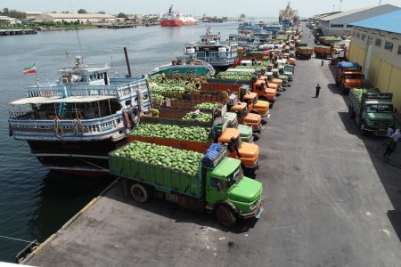 تخلیه و بارگیری بیش از یک میلیون و ۳۰۰ هزار تن کالا در بنادر شرق هرمزگان/ افزایش ۴۱ درصدی ترانزیت کالا در این بنادر