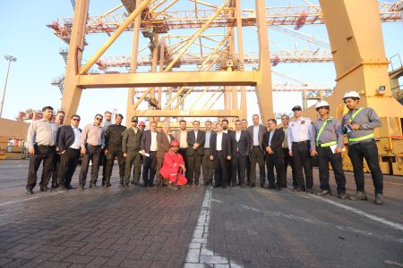ضرورت استفاده از نقش سازمان بنادر در پیشبرد سیاست‌های کلی توسعه دریامحور/ بازدید از بندر شهید رجایی با هدف اتخاذ تصمیم‌های حمایتی و حقوقی انجام شد
