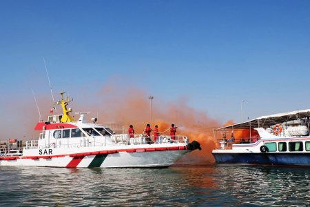 نجات ۱۱ سرنشین شناور غیرمجاز با اقدام به موقع مرکز نجات دریایی هرمزگان/ مسافران و گردشگران به توصیه‌ها و استفاده از شناورهای مجاز پایبند باشند