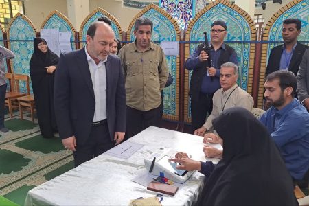 در نیم ساعت ابتدایی دو برابر  پیش بینی رای به صندوق ریخته شده است