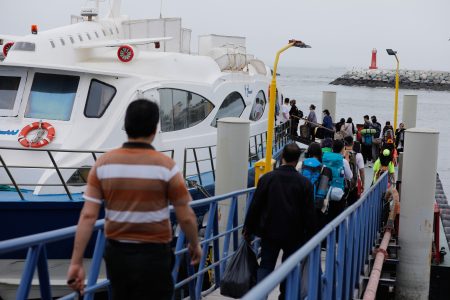 بیش از نیم میلیون مسافر و گردشگر در بنادر شرق هرمزگان رفت‌وآمد کردند/  استقبال ۸۹ درصدی گردشگران نوروزی از خور گردشگری بندر تیاب