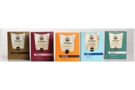 بازدید سرهنگ بشیری از کارگاه شرکت زیست فناوران سبز دریا تولید کننده محصولات آرایشی بهداشتی در هرمزگان