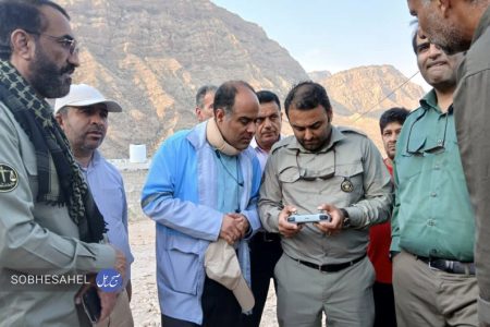 تلاش گسترده برای مهار آتش‌سوزی در ارتفاعات هماگ بندرعباس