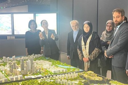 بازدید معاون رییس جمهور از نمایشگاه موزه توسعه پایدار شهری شانگهای