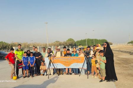 برگزاری برنامه پرنده‌نگری در ساحل پارک ولایت بندرعباس به مناسبت هفته گردشگری