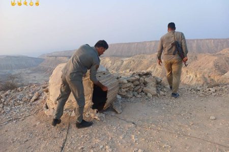 تخریب هفت باب کوخه زنده‌گیری پرندگان شکاری در شهرستان سیریک