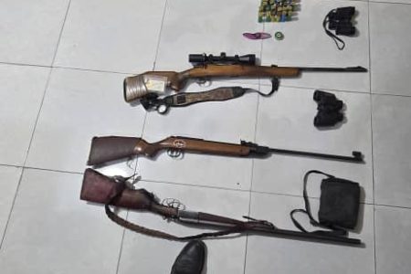 کشف و ضبط سلاح و تجهیزات شکار از متخلفان در عملیات میدانی یگان حفاظت محیط‌زیست استان»