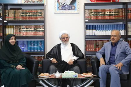 معاون رئیس جمهور در دیدار با نماینده ولی فقیه هرمزگان:    *توسعه پایدار، رویکرد اصلی حفاظت از محیط زیست است*