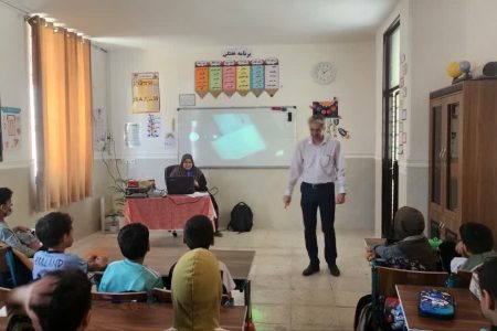 برگزاری کلاس آموزشی در دبستان پسرانه شهید اکبری زاده