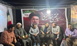 حضور دکتر نفیسی معاون سیاسی، امنیتی و اجتماعی استانداری هرمزگان و مدیران کل این معاونت در میز ارتباط مردمی در محل تجمع مردم بندرعباس